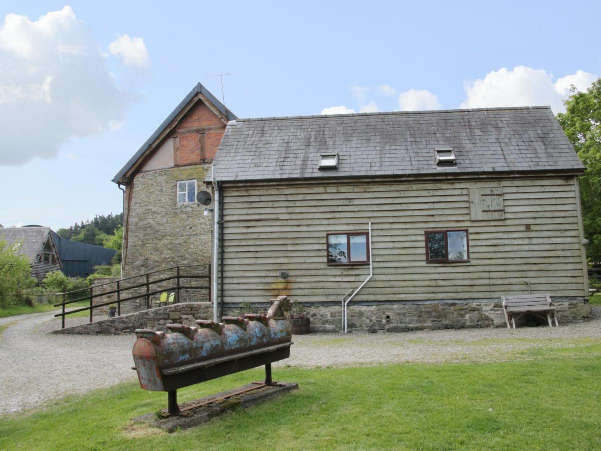 Broughton Stables Villa Montgomery Exterior photo